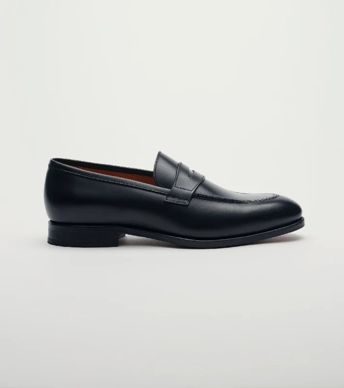 Men's loafers with a tassel front for a classic lookLuke