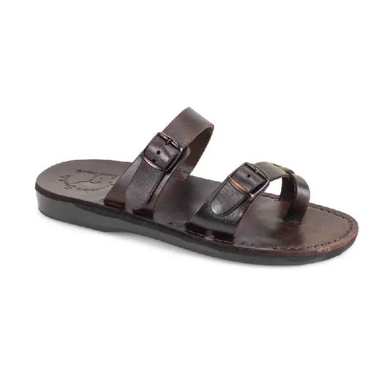 Men's sandals with a rubber sole for tractionEran - Adjustable Strap Flat Sandals | Brown Men's sandals with a rubber sole for tractionEran - Adjustable Strap Flat Sandals | Brown