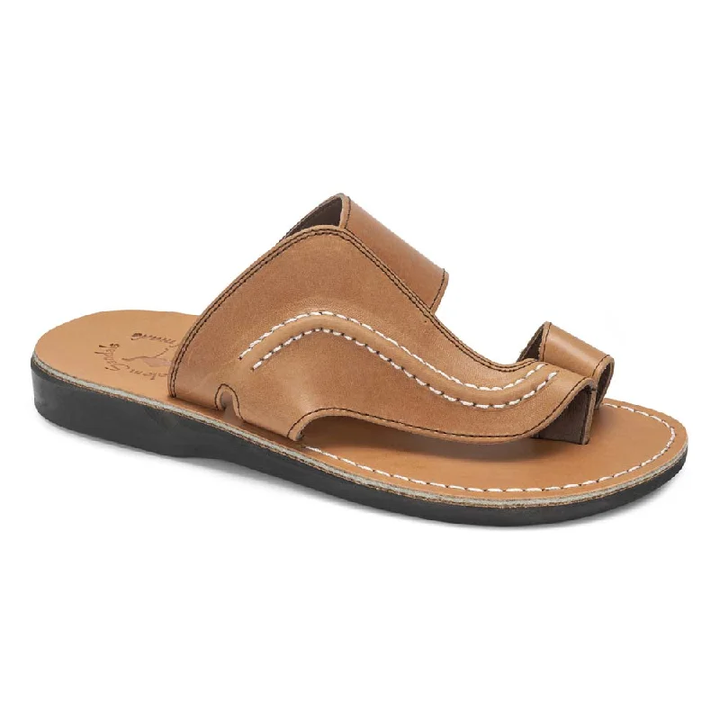 Men's sandals in a neutral color like black or brownPeter - Leather Toe Strap Sandal | Tan Men's sandals in a neutral color like black or brownPeter - Leather Toe Strap Sandal | Tan