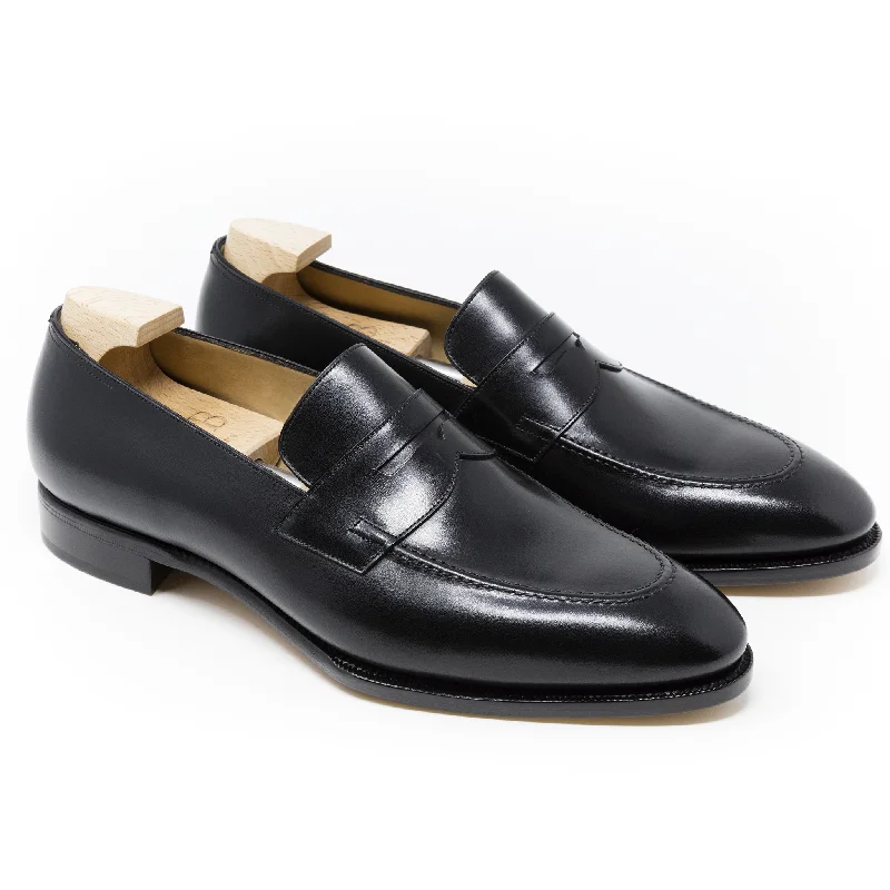 Men's loafers in a neutral color like black or brown117 ARTISTA