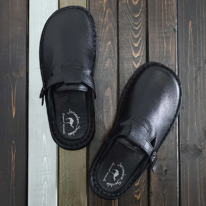 Men's sandals with a removable insole for cleaningSawyer - Leather Clog-Toe Sandal | Black Men's sandals with a removable insole for cleaningSawyer - Leather Clog-Toe Sandal | Black