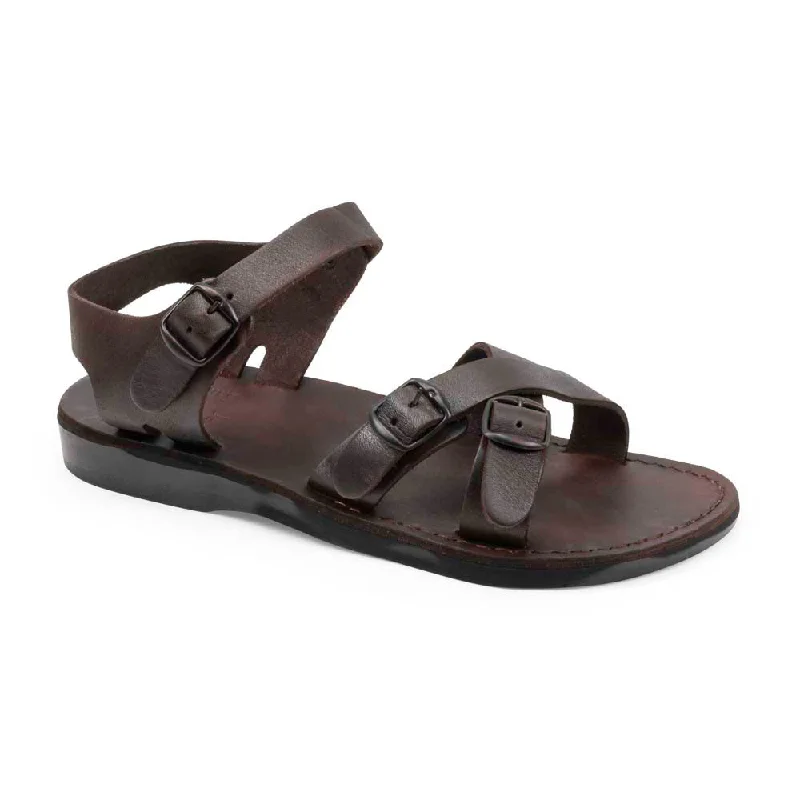 Men's sandals in a neutral color like black or brownJames - Leather Adjustable sandal | Brown Men's sandals in a neutral color like black or brownJames - Leather Adjustable sandal | Brown