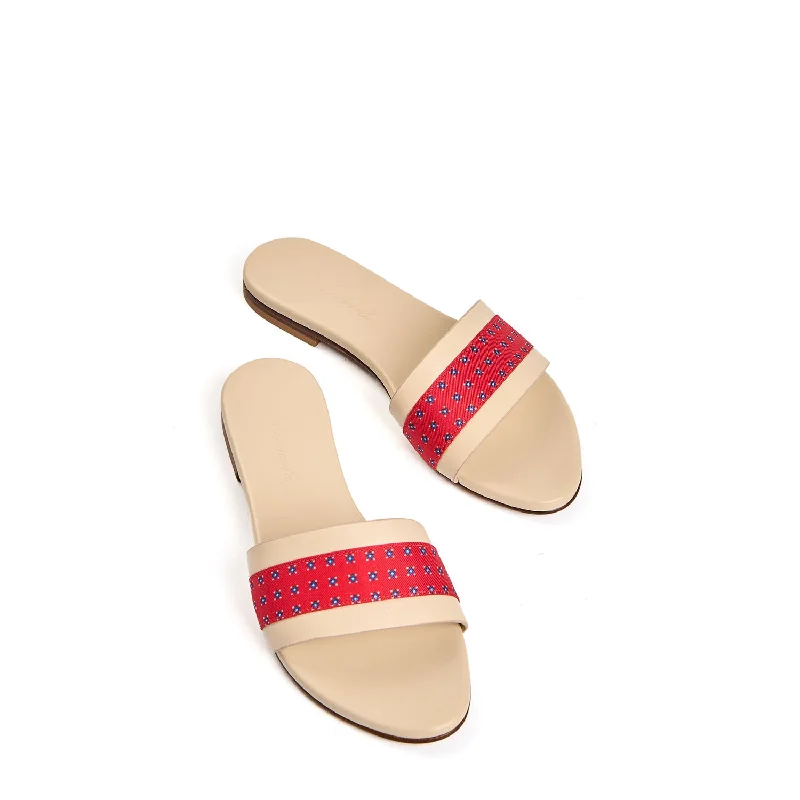 Men's sandals with a contrast stitching detail Men's sandals with a contrast stitching detail SIGNATURE ICONOGRAPHIC FLAT SANDAL