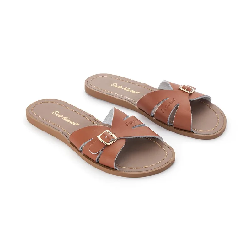 Men's sandals with a flexible sole for easy movement Men's sandals with a flexible sole for easy movement Salt Water Sandals Classic Slide -Tan