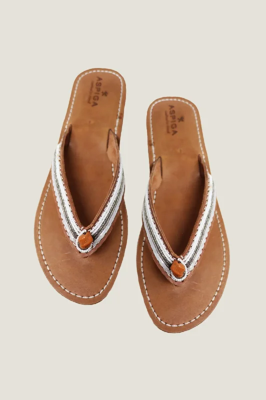 Men's sandals with a decorative buckle or charm Men's sandals with a decorative buckle or charm Tanzi Soft Padded Sole Leather Sandals | White Men's sandals with a decorative buckle or charm Men's sandals with a decorative buckle or charm Tanzi Soft Padded Sole Leather Sandals | White