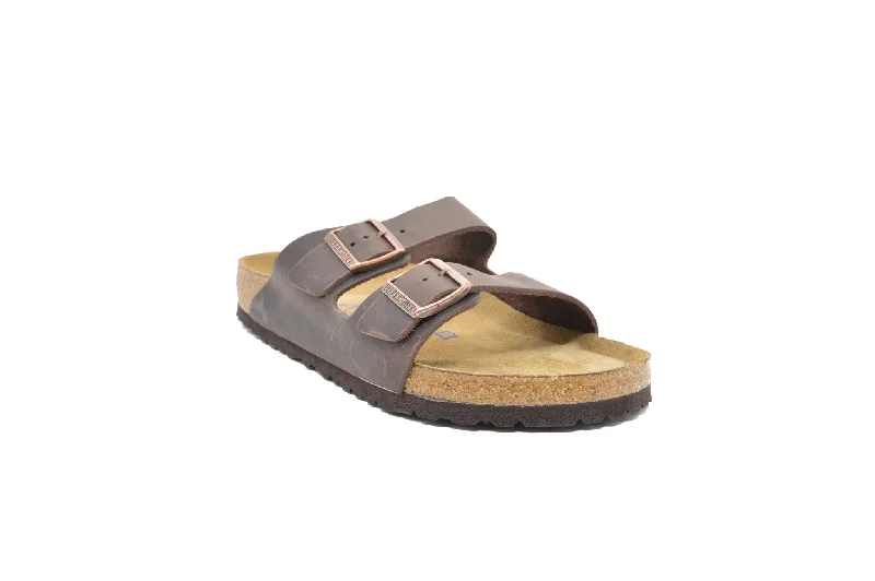 Men's sandals with a contrast stitching detail Men's sandals with a contrast stitching detail BIRKENSTOCK Arizona Soft Footbed Oiled Leather +42 Men's sandals with a contrast stitching detail Men's sandals with a contrast stitching detail BIRKENSTOCK Arizona Soft Footbed Oiled Leather +42