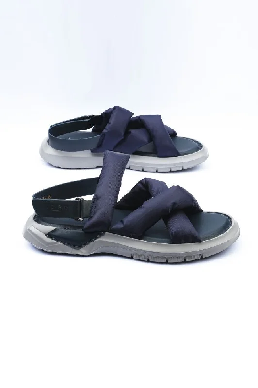 Men's sandals with a decorative buckle or charm Men's sandals with a decorative buckle or charm LOGO 7633 BLA