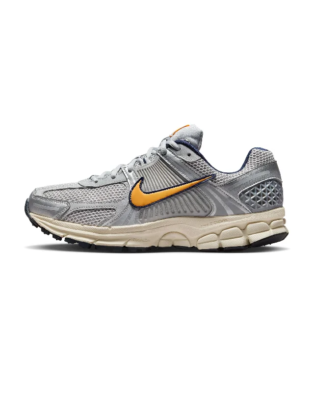 Men's camo - print sneakers for an edgy styleZoom Vomero 5 MS - Pure Platinum / Laser Orange Men's camo - print sneakers for an edgy styleZoom Vomero 5 MS - Pure Platinum / Laser Orange