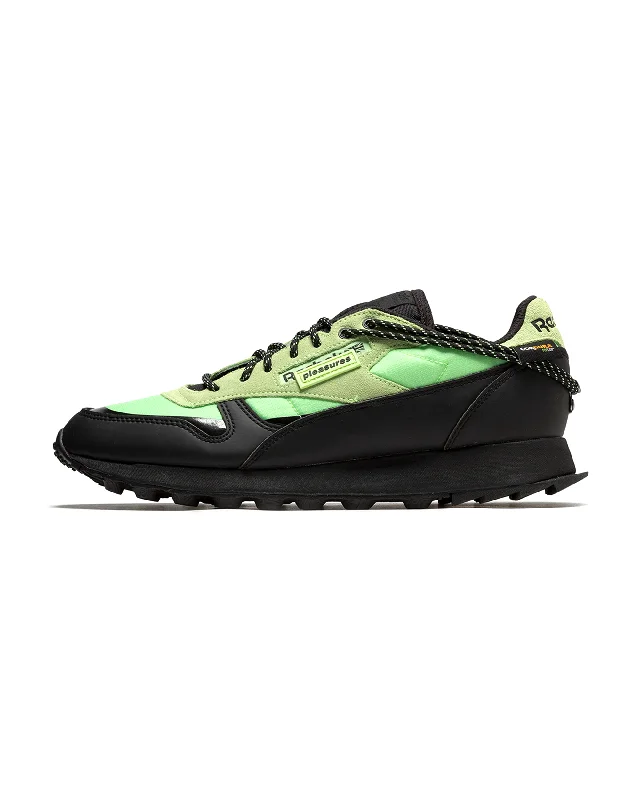 Men's running sneakers with shock - absorbing solesPleasures CL Leather Trail - Neon Mint / Black Men's running sneakers with shock - absorbing solesPleasures CL Leather Trail - Neon Mint / Black